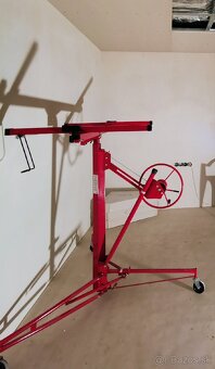 Zdvihák na sadrokartón - 2