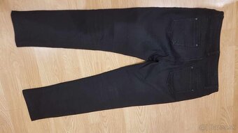 Čierne rifle v. L - 2