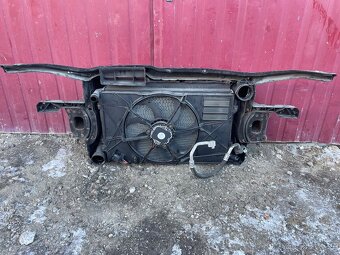 Golf 5 predná stena - 2