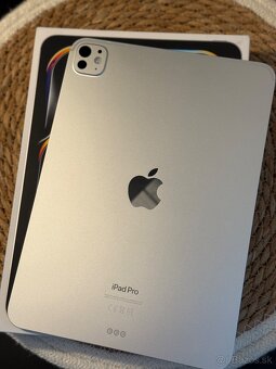 iPad Pro 11" M4 256 GB - Strieborný + Smart Folio - 2