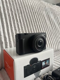 Sony ZV-1F - 2