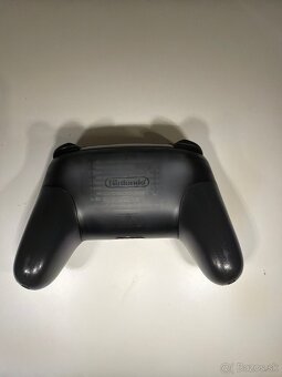 Nintendo Switch Pro Controller - 2