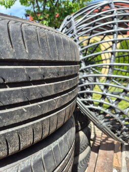 215/45 r16 Kumho - 2