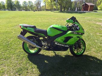 Kawasaki ZX9R - 2