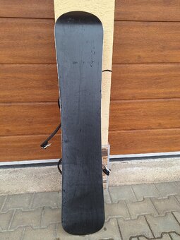Predam snowboard s viazaním - 2