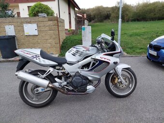 Honda vrt 1000 - 2