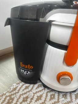 Odšťavovač ETA Fruto biely - 2