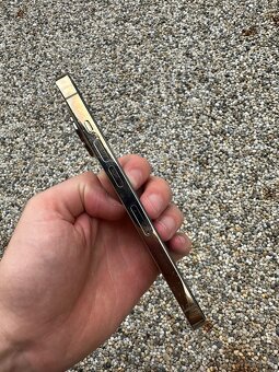 iPhone 13 pro - baterie 100% - 2