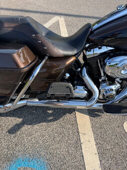 Harley Davidson RoadKing - 2