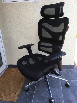 ERGONOMICKÁ KANCELÁRSKA STOLIČKA / KANCELÁRSKE KRESLO - 2