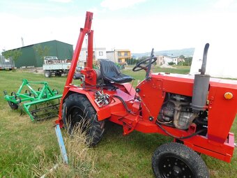 Predám malotraktor s príslušenstvom. - 2
