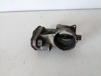 skrtiaca klapka vw touareg 07z128069a 50€ - 2