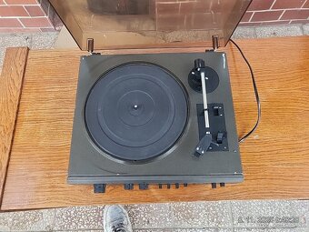 Gramofon tesla NZC 300 - 2