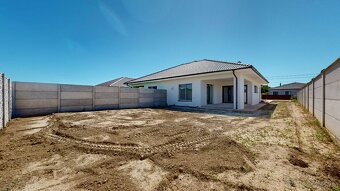 4 izbový rodinný dom tichej lokalite, parkovanie, oplotenie, - 2