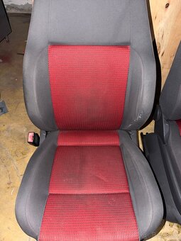 VW polo sedačky - 2