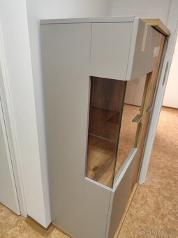 Skrinka s podsvietením - 2