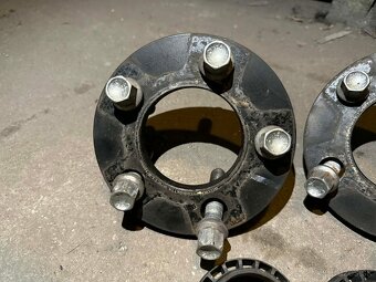 Rozširovacie podložky Botrak 15mm - 2