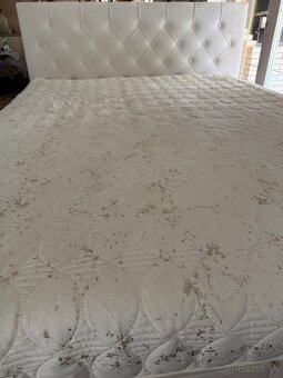 Manželská postel - 2