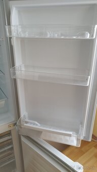 Chladnička s mrazničkou - 2