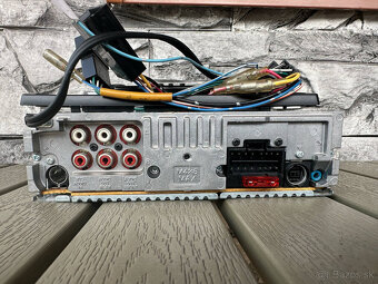 Sony CDX-GT610U - 2