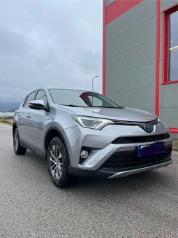 Toyota RAV4 2.5 Hybrid Active + Style AWD e-four - 2