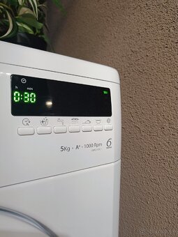 PLNE FUNKČNÁ 5KG ŠIKOVNÁ PRÁČKA WHIRPOOL - 2