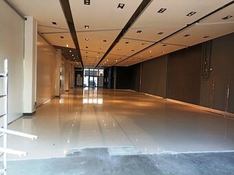 Obchodný priestor 750m² v Golden City na prenájom - 2