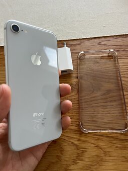 Apple iPhone 8 64GB Silver - 2