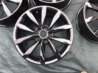 Alu disky Volkswagen Dijon černé R17 et49 - 2
