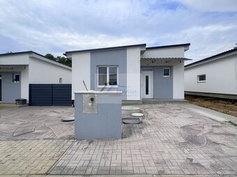 PREDAJ zariadená NOVOSTAVBA s vírivkou vo Dvorci - 2