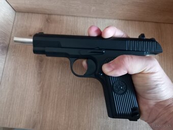 TT-33 Tokarev(kovová replika pištole) - 2
