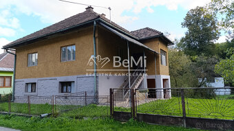 Dom v obci Henckovce, podpivničený,plynové kúrenie,2 studne - 2