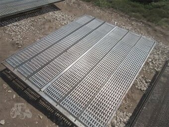 Case 2388 horné a dolné sito    122353 - 2