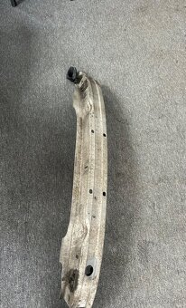 Výtuha nárazníka Audi a4 b6 - 2