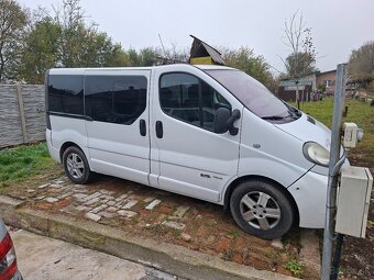 Opel vivaro 2.5cdti automat 8miest - 2