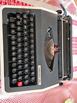 Písací stroj PANASCRIPT 030 - 2