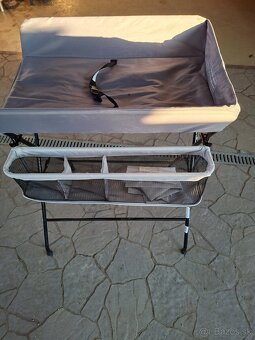 Prebaľovací pult - 2