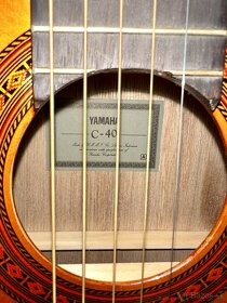 Akusticka gitara Yamaha C-40 - 2