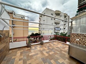 3-IZBOVÝ APARTMÁN S TERASOU S VÝHĽADOM NA MORE, ALBÁNSKO - 2