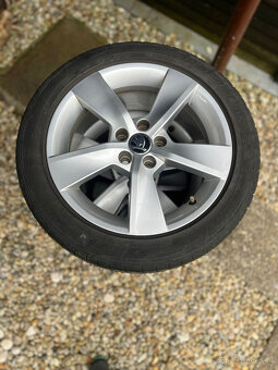 SKODA 215/45 r16 komplet sada - 2