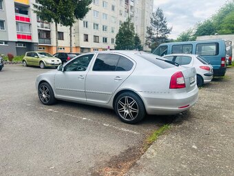 Skoda octavia 2 Facelift Sedan - 2