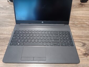 Predám nepoužívaný Notebook HP 255 G8 - 2