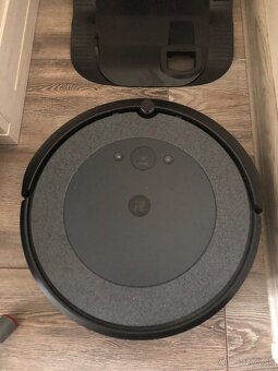 Robotický vysávač Roomba i3+ - 2