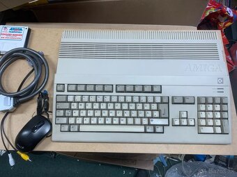 Commodore Amiga 500  - - 2