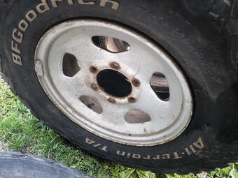 235 75 R15 6x139.7 - 2
