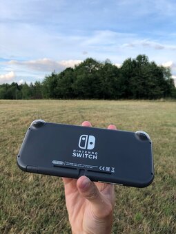 Nintendo switch lite + darček‼️ - 2