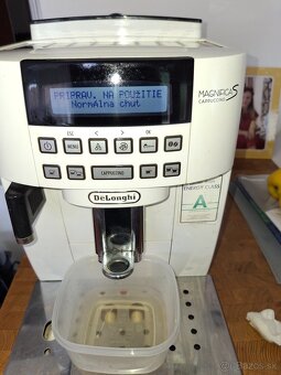 Predám kávovar Delonghi Magnifica - 2