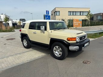Toyota FJ Cruiser bez koroze, skvělý originální stav - 2