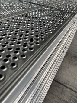 Predám 78,60 m2 nepoužité lešenie Layher široké až 1,09 m - 2