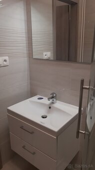 SENEC - CENTRUM: NA PREDAJ zariadený 1-izbový byt s loggiou. - 2